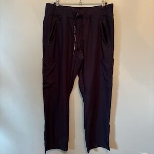 Wonen’s Navy Cargo Scrubs